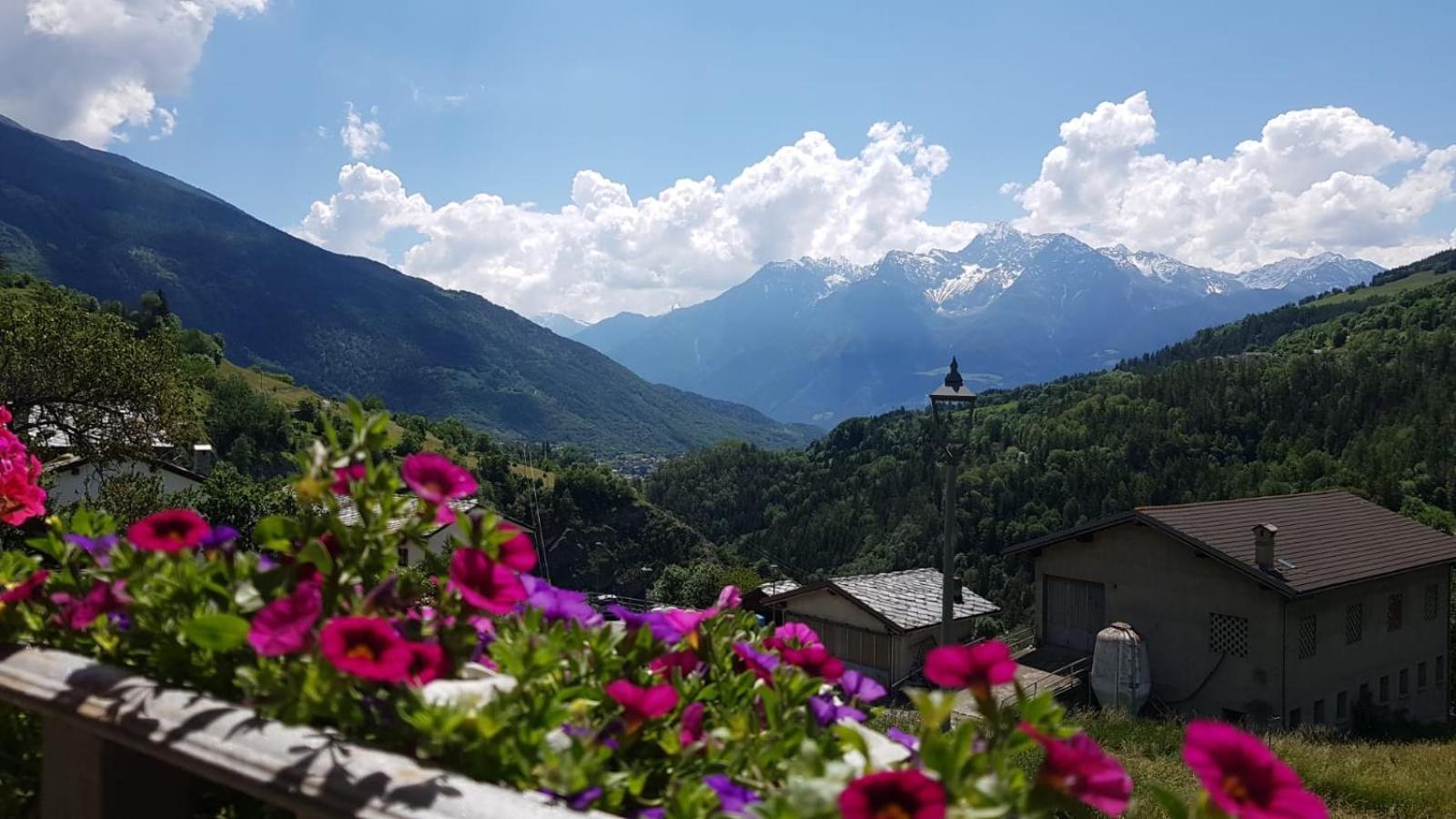 Rayon De Soleil Cir 0016 Allein Aosta Exteriör bild